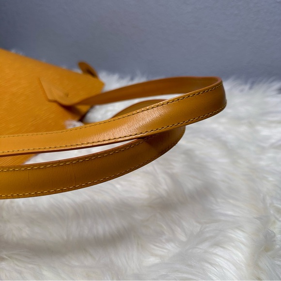 🌻⭐️Louis Vuitton Saint Jacques in EPI Leather⭐️🌻 - Picture 10 of 16